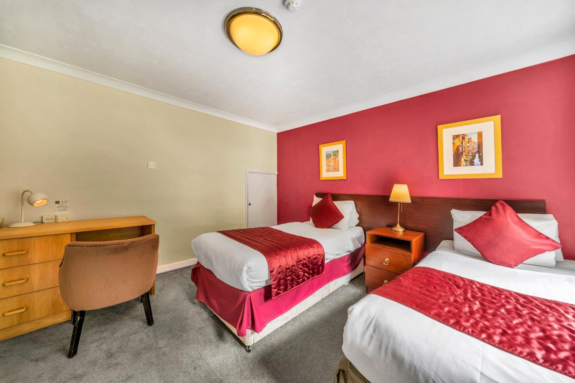 Dial House Hotel Crowthorne Eksteriør billede