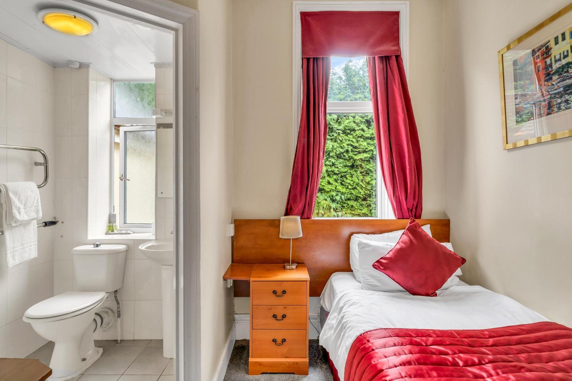 Dial House Hotel Crowthorne Eksteriør billede