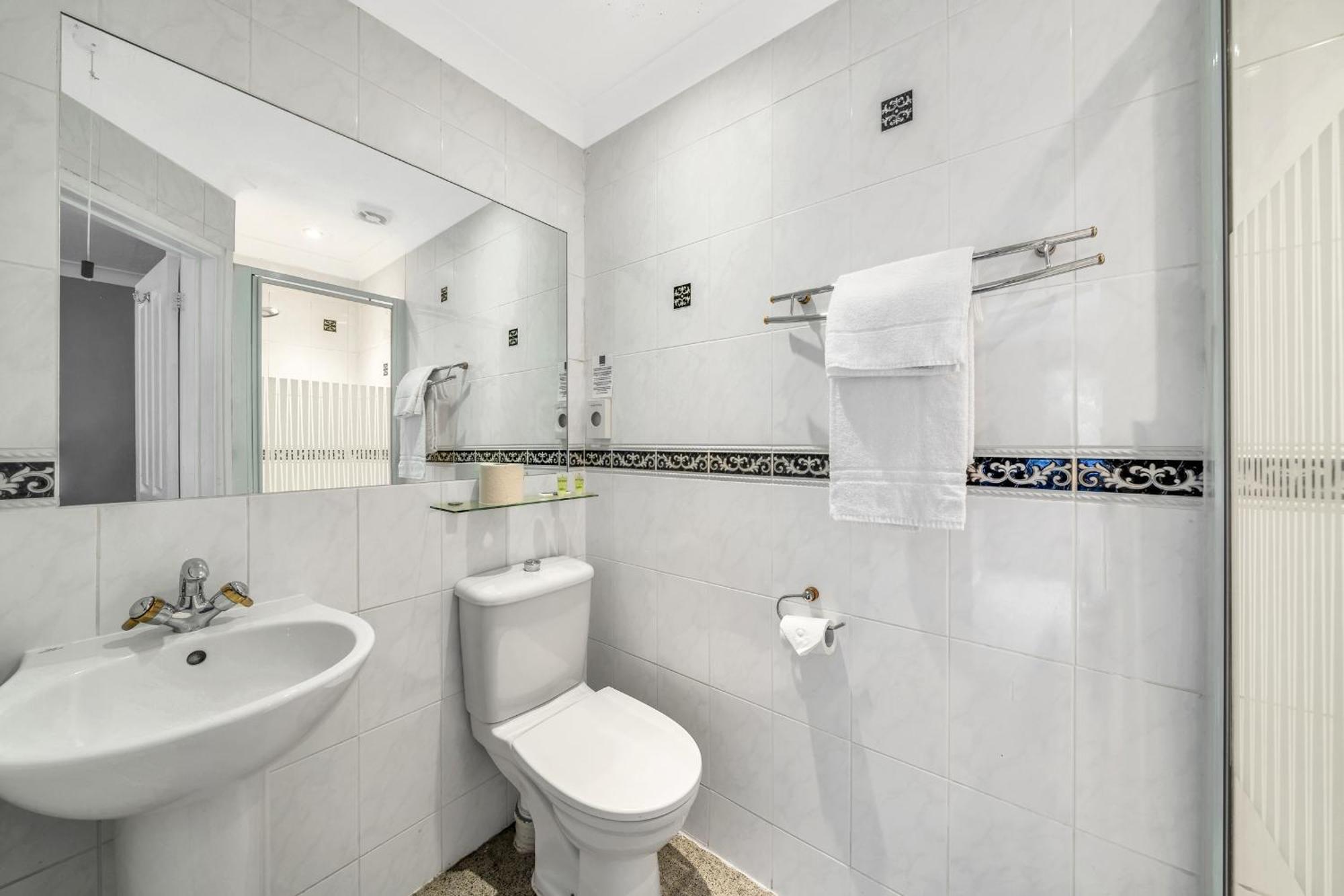 Dial House Hotel Crowthorne Eksteriør billede