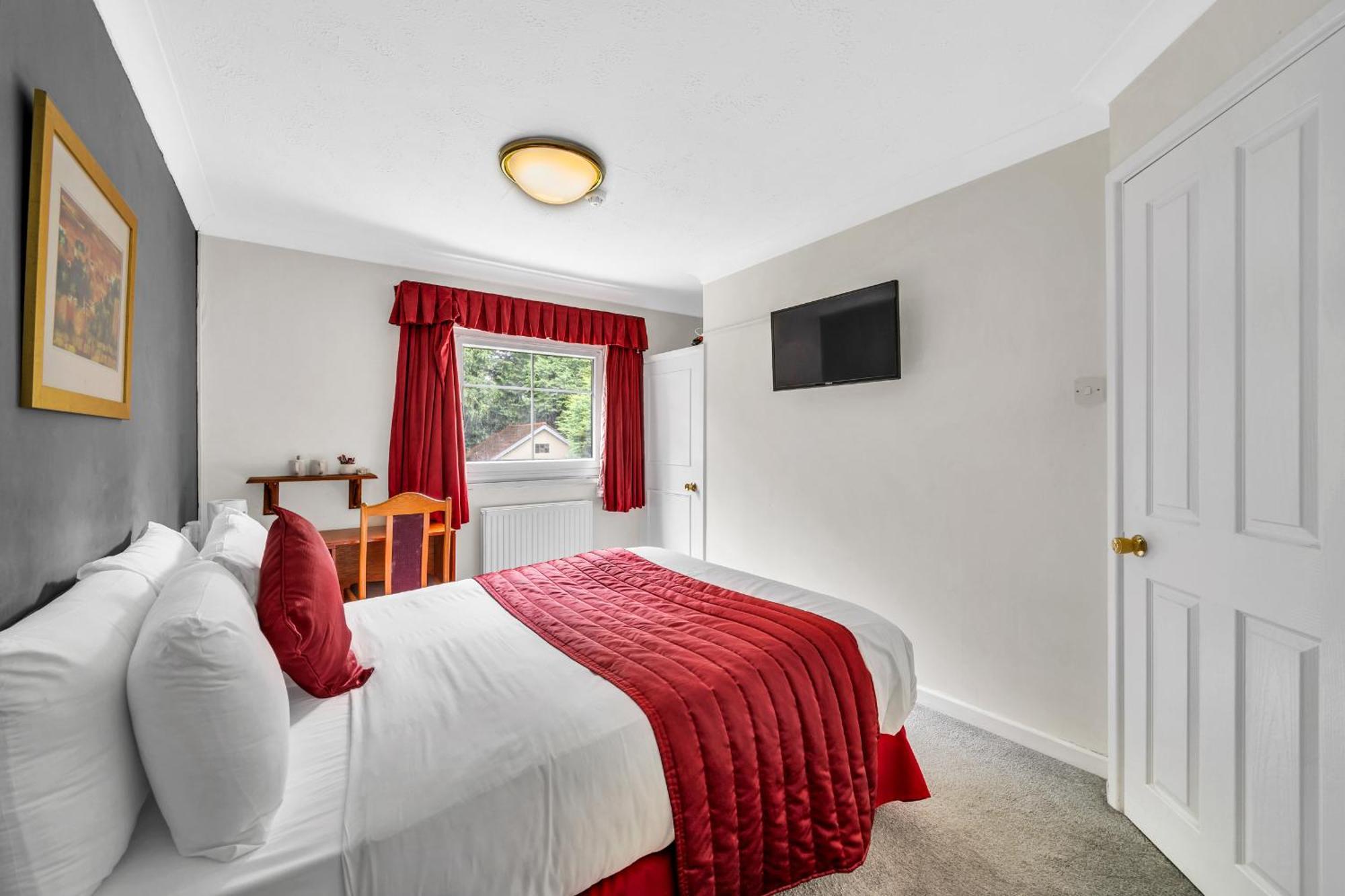 Dial House Hotel Crowthorne Eksteriør billede