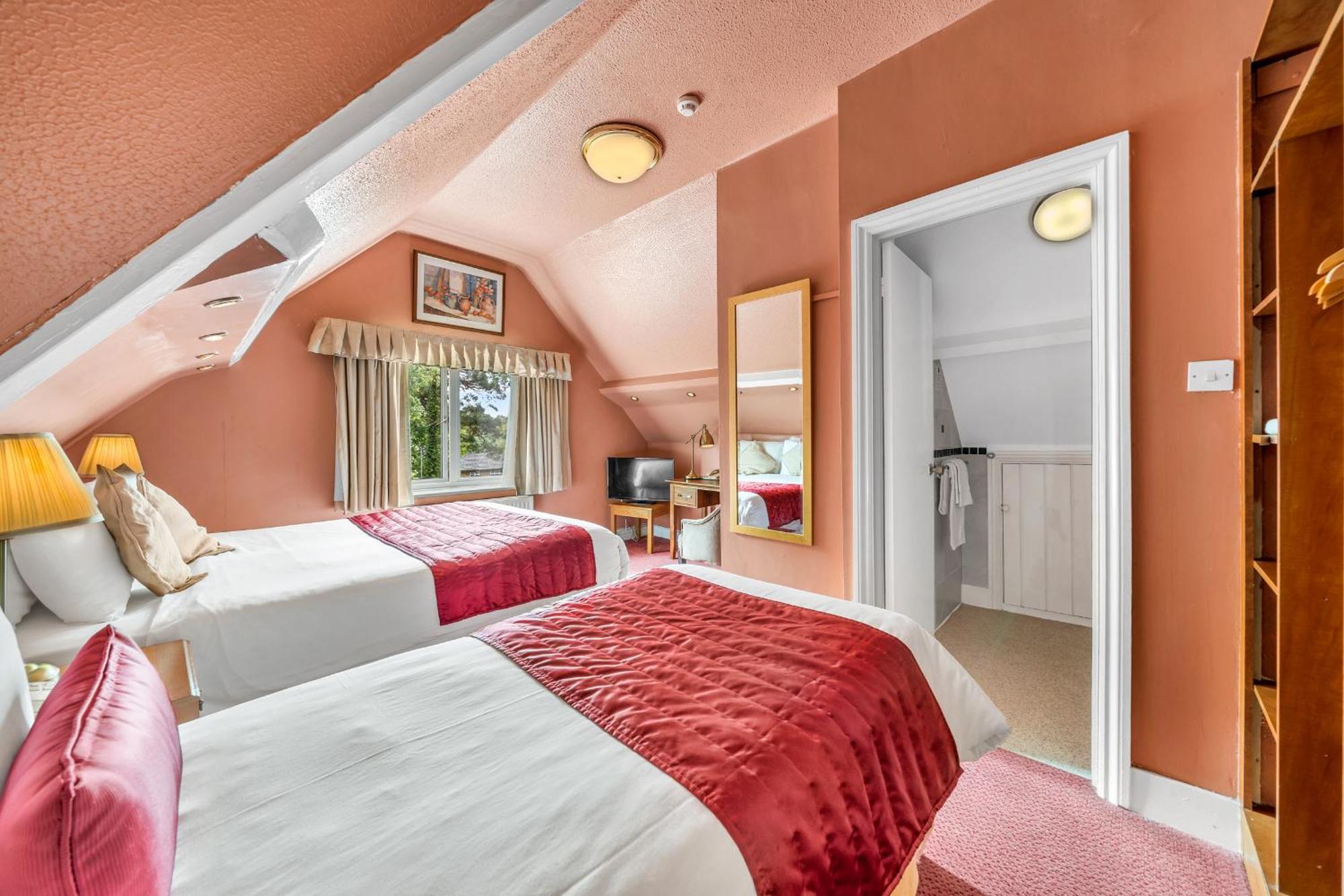 Dial House Hotel Crowthorne Eksteriør billede